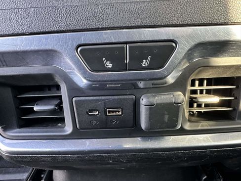 Used 2020 Chevrolet Silverado 2500 LTZ w/ LTZ Convenience Package image 15