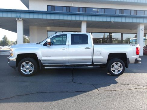 Used 2015 Chevrolet Silverado 2500 LTZ w/ Duramax Plus Package AWD/4WD image 2