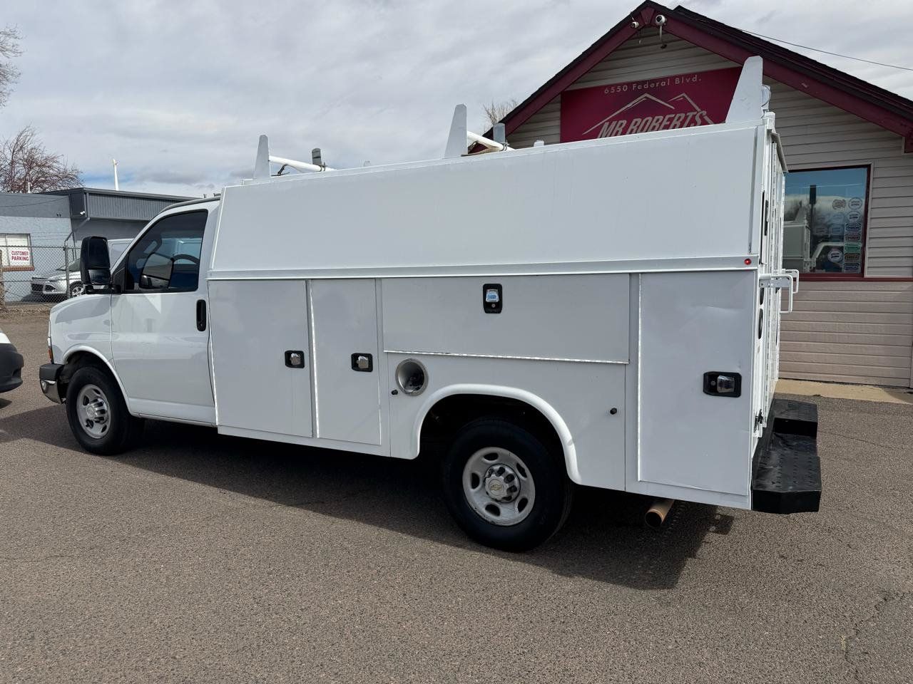 Used 2016 Chevrolet Express 3500 RWD image 6