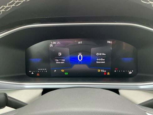 New 2025 Volkswagen Taos SE image 19