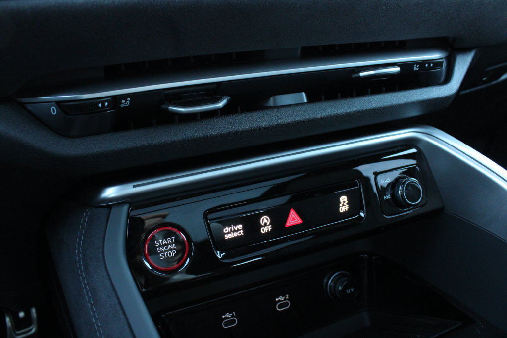 New 2026 Audi SQ5 Premium Plus AWD/4WD image 16