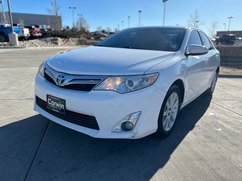 Used 2012 Toyota Camry Hybrid image 3