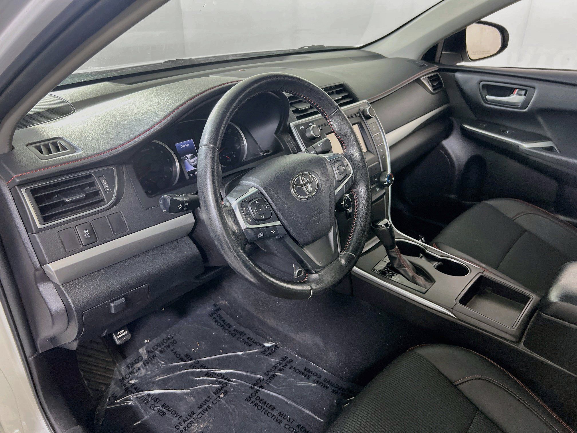 Used 2016 Toyota Camry SE w/ Protection Package (Q2) FWD image 9