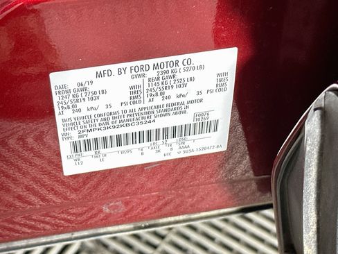 Used 2019 Ford Edge Titanium FWD image 12