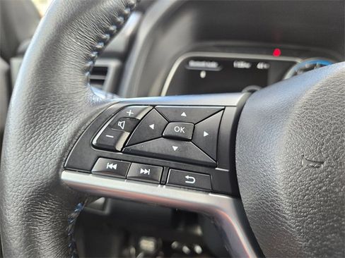 Used 2022 Nissan Leaf SV image 32