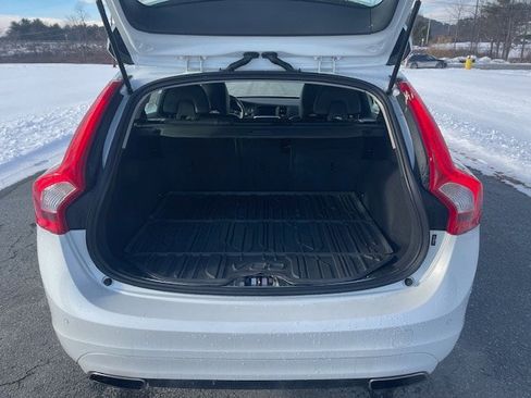 Used 2016 Volvo V60 T5 Premier image 8