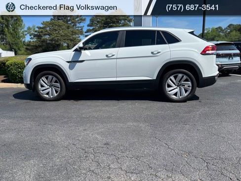 Used 2023 Volkswagen Atlas Cross Sport SE AWD/4WD image 4