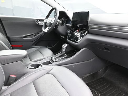 Used 2020 Hyundai Ioniq Limited image 26