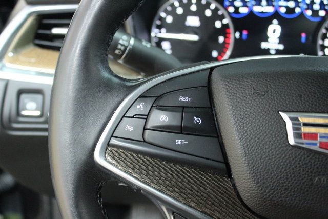 Used 2017 Cadillac XT5 Platinum AWD/4WD image 16
