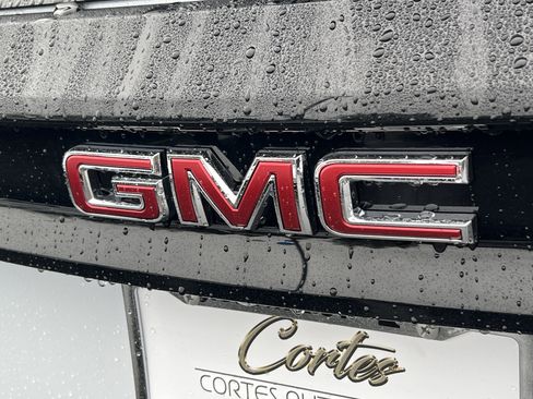 New 2026 GMC Acadia AT4 w/ Super Cruise Package image 8