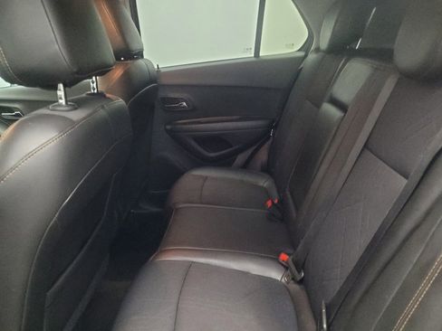 Used 2021 Chevrolet Trax LT w/ Driver Confidence Package FWD image 18