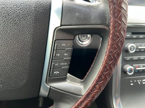 Used 2012 Lincoln MKS AWD image 19