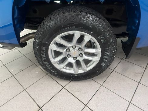 Used 2023 Chevrolet Silverado 1500 LT AWD/4WD image 13