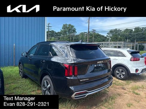 Used 2023 Kia Sorento S w/ Panoramic Sunroof Package FWD image 5