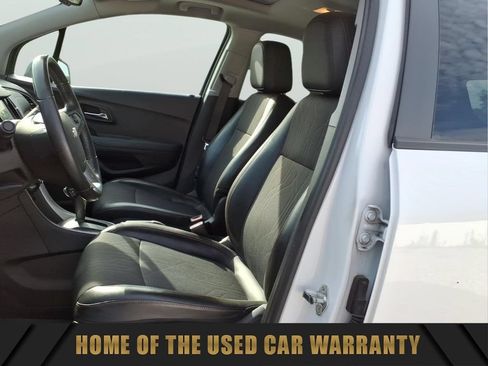 Used 2020 Chevrolet Trax LT w/ Sun & Sound Package FWD image 14