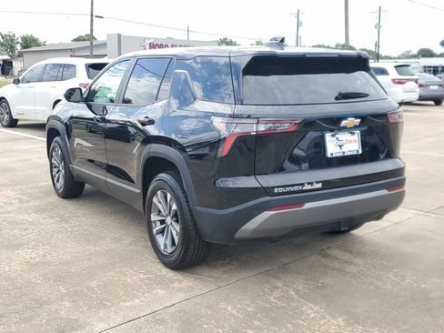 Used 2026 Chevrolet Equinox LT FWD image 4