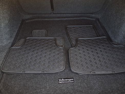 Certified 2025 Volkswagen Jetta Sport image 8