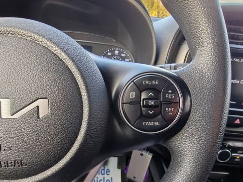 Used 2022 Kia Soul LX image 20