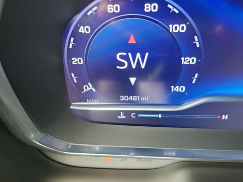 Used 2023 Chevrolet Suburban LT RWD image 32