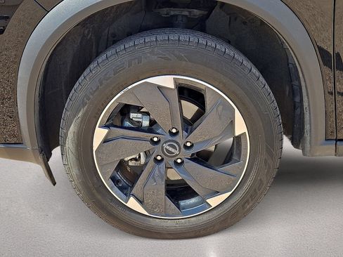 Used 2025 Nissan Rogue SV AWD/4WD image 10