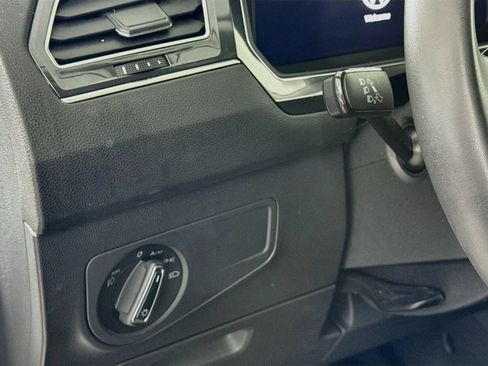 Used 2021 Volkswagen Tiguan SEL AWD/4WD image 13