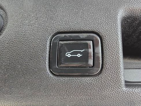 Used 2020 Chevrolet Equinox LT AWD/4WD image 35