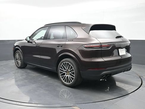 Certified 2023 Porsche Cayenne S Platinum AWD/4WD image 3