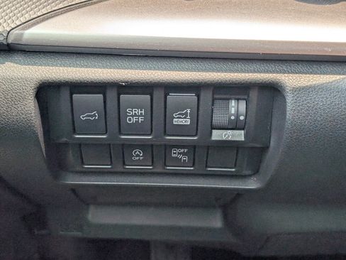 Used 2023 Subaru Forester Premium AWD/4WD image 18