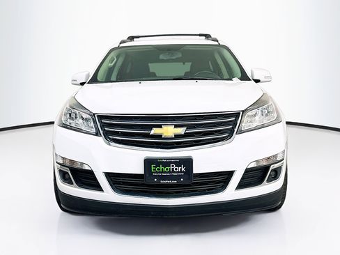 Used 2017 Chevrolet Traverse LT w/ Style and Technology Package AWD/4WD image 2