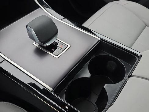 New 2026 Land Rover Range Rover Velar Dynamic SE image 25