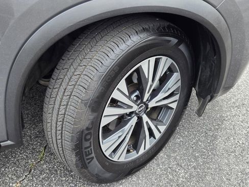 Used 2023 Nissan Rogue SV AWD/4WD image 6