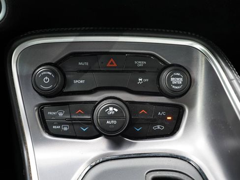 Used 2019 Dodge Challenger SXT RWD image 21