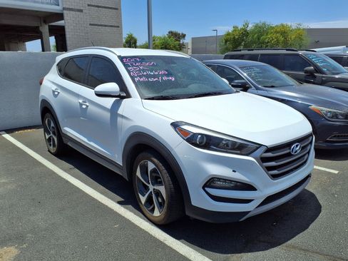 Used 2017 Hyundai Tucson Sport FWD image 2