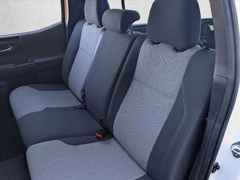 Used 2022 Toyota Tacoma TRD Sport image 17