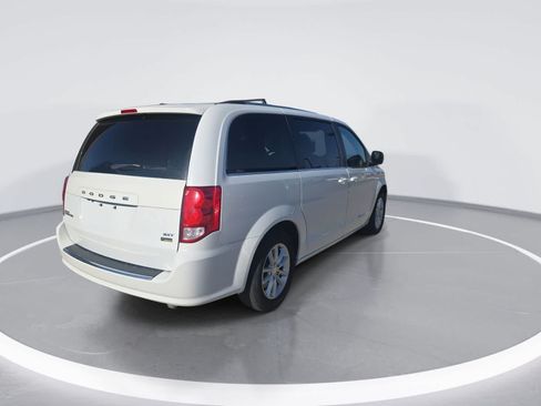 Used 2018 Dodge Grand Caravan SXT FWD image 8