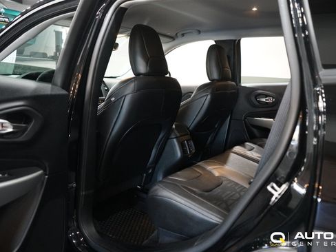 Used 2022 Jeep Cherokee Sport AWD/4WD image 30