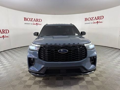 Used 2025 Ford Explorer ST-Line RWD image 2