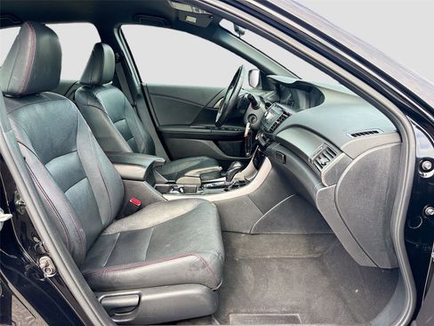 Used 2017 Honda Accord Sport Special Edition image 27