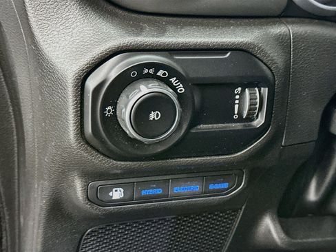 Used 2023 Jeep Wrangler Unlimited AWD/4WD image 17