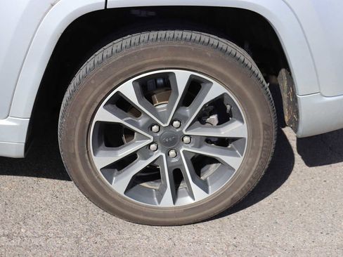 Used 2022 Jeep Grand Cherokee Overland image 9