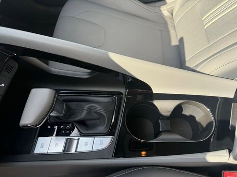 Used 2023 Hyundai Elantra SEL w/ Convenience Package image 27