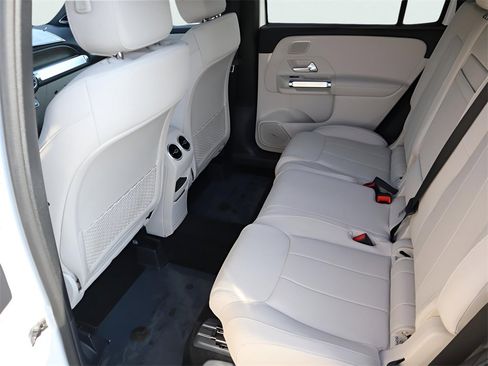 New 2026 Mercedes-Benz GLB 250 4MATIC image 21