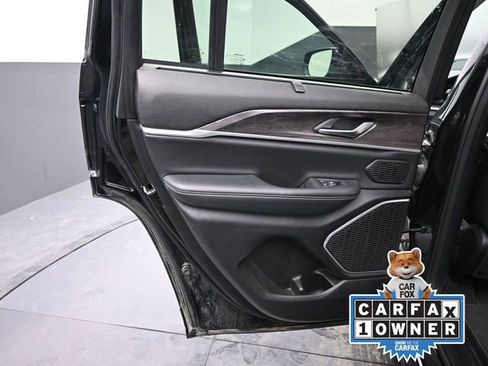 Used 2022 Jeep Grand Cherokee Limited 4xe w/ Luxury Tech Group II image 18