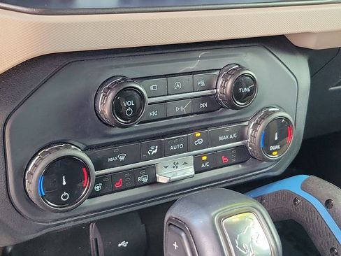 Used 2022 Ford Bronco Wildtrak AWD/4WD image 27