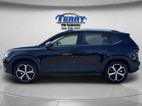 Used 2026 Volkswagen Taos SEL AWD/4WD image 3