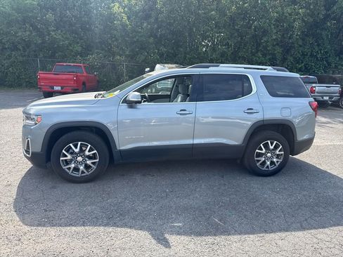 Certified 2023 GMC Acadia SLT w/ LPO, Floor Liner Package FWD image 4