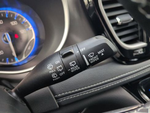 New 2026 Chrysler Pacifica Select image 15