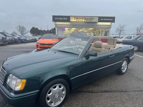 Used 1995 Mercedes-Benz E 320 Convertible image 10