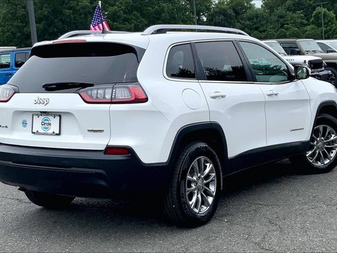Used 2019 Jeep Cherokee Latitude Plus w/ Cold Weather Group AWD/4WD image 11