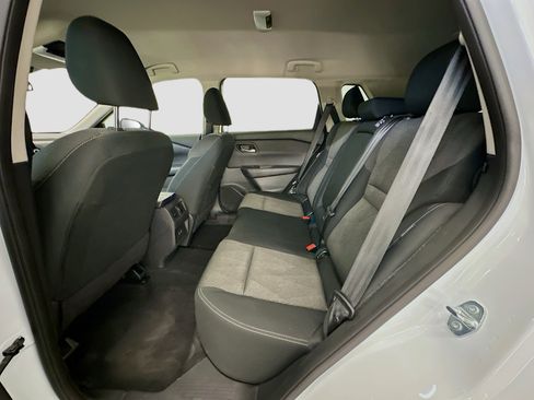 Used 2025 Nissan Rogue SV image 28